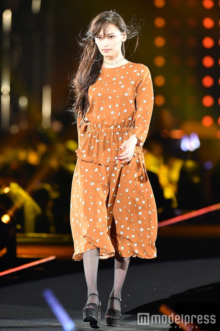 大政絢/「第23回 東京ガールズコレクション2016 AUTUMN/WINTER」より(C)モデルプレス