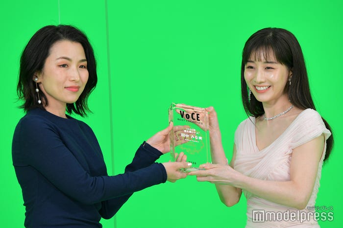 遠藤友子編集長、田中みな実(C)モデルプレス