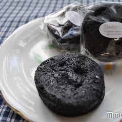 本物の溶岩のように真っ黒な「普賢の溶岩石」