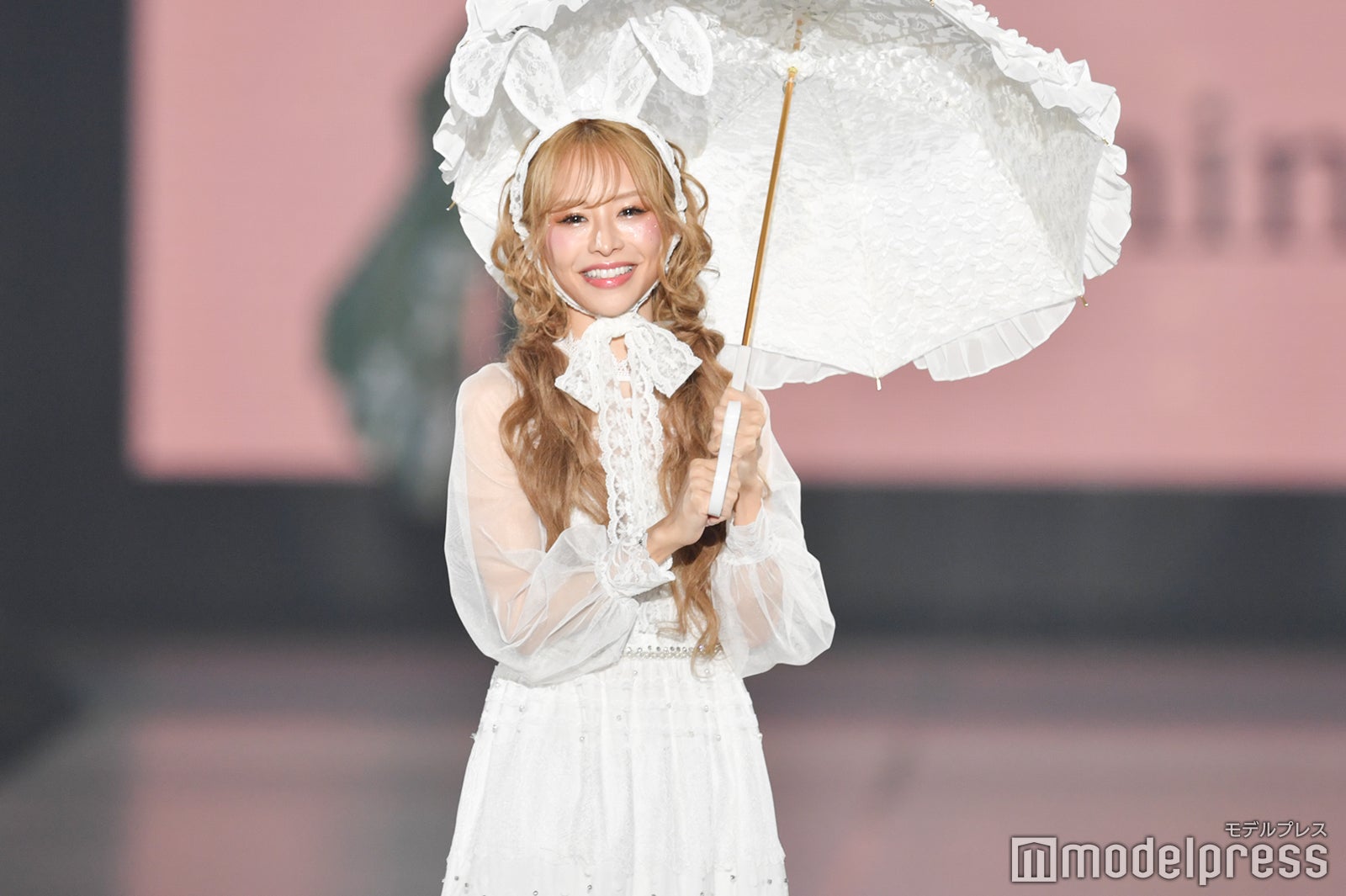 （C）モデルプレス