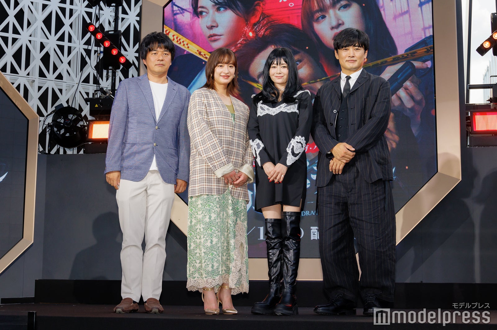 （左から）橋本和明氏、門脇麦、真木よう子、劇団ひとり（C）モデルプレス