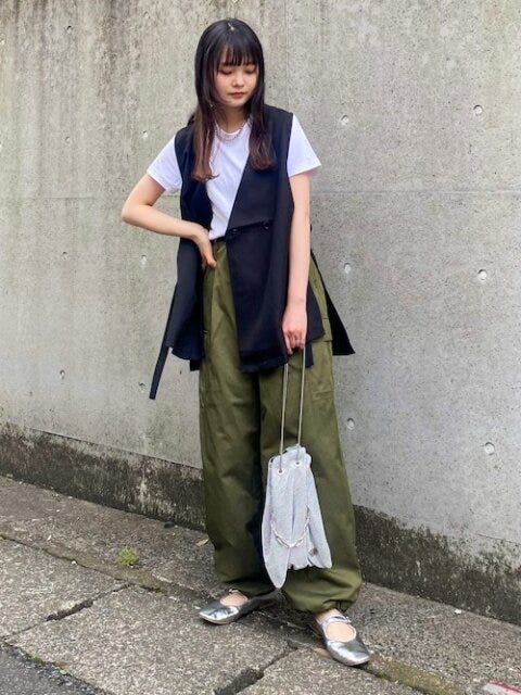 ベスト　コーデ　秋　先取り