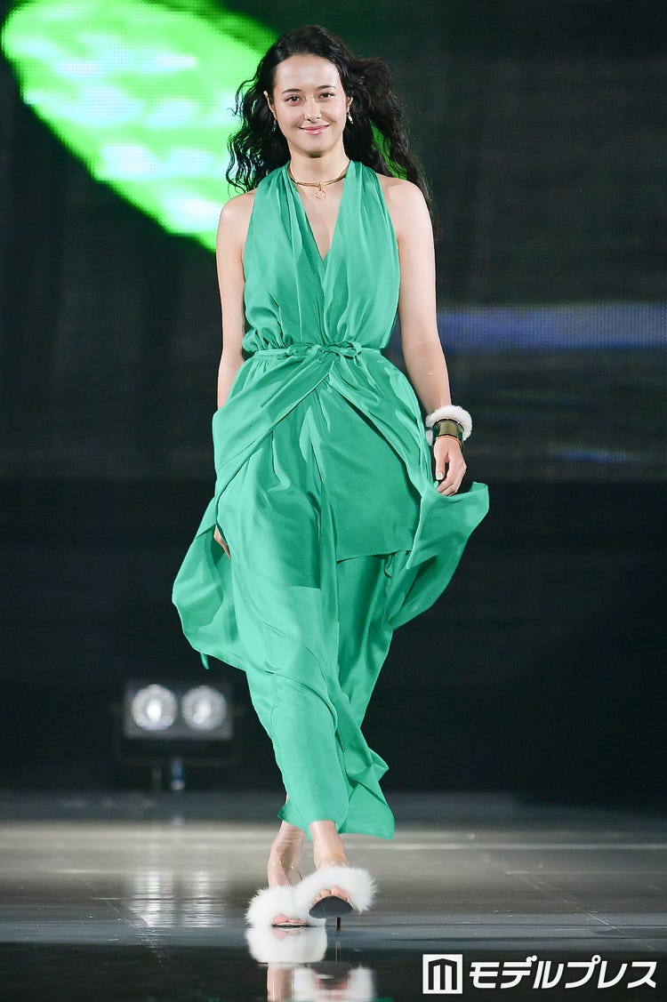 画像2 11 浦浜アリサ 美しさの秘訣とは 神戸の シンデレラガール にmctの魅力 エール届ける モデルプレス