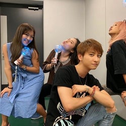 AAA與真司郎、青山テルマらとの「最高に笑った」写真公開し「関係羨ましい」「ほんま楽しそう」