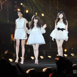 林絵里香(中央)