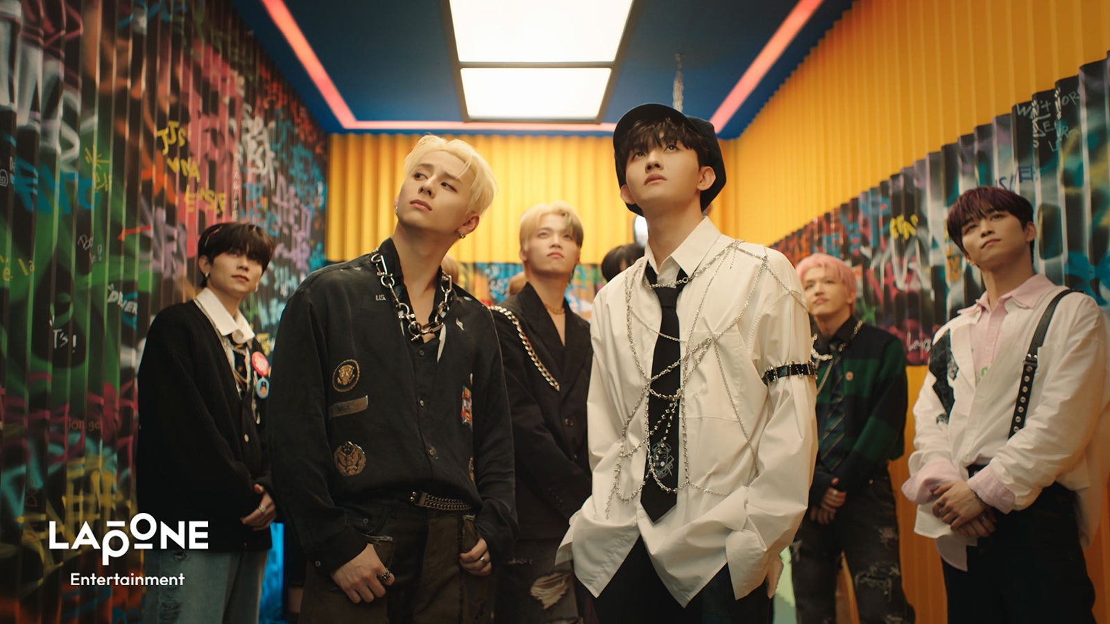 INI、音に合わせ自由に体動かす「全てDROP Thatして楽しむ」体現した映像解禁＜FANFARE＞