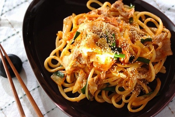 辛さで食欲増進！！スタミナ豚キムチうどん☆