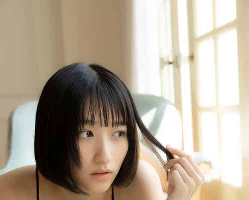 Devil ANTHEM.水野瞳、美谷間くっきりビキニ姿で魅了