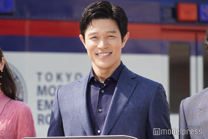 鈴木亮平 (C)モデルプレス