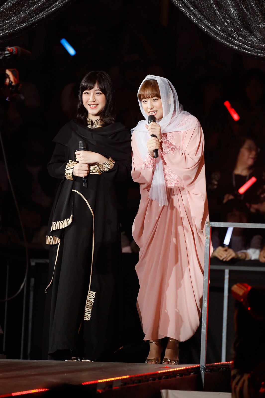 シンカ・ジュリアニ、仲川遥香「AKB48グループユニットシングル争奪じゃんけん大会」（C）AKS