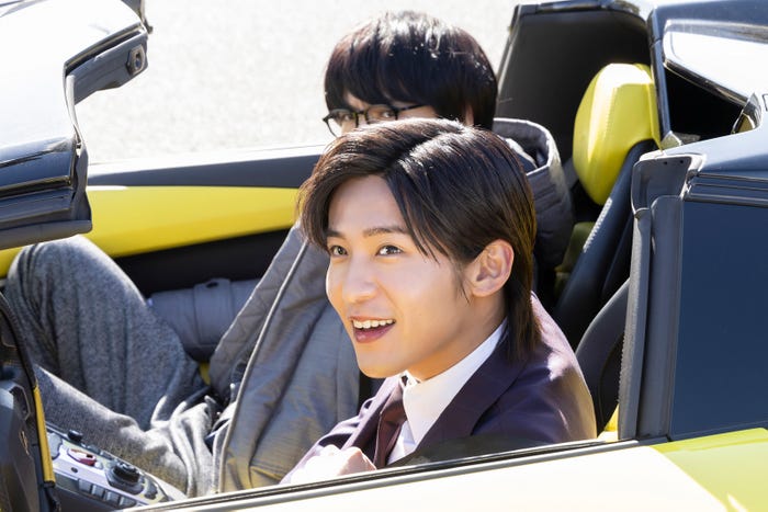 目黒蓮、佐野勇斗(C)2025 劇場版『トリリオンゲーム』製作委員会 (C)稲垣理一郎・池上遼一/小学館