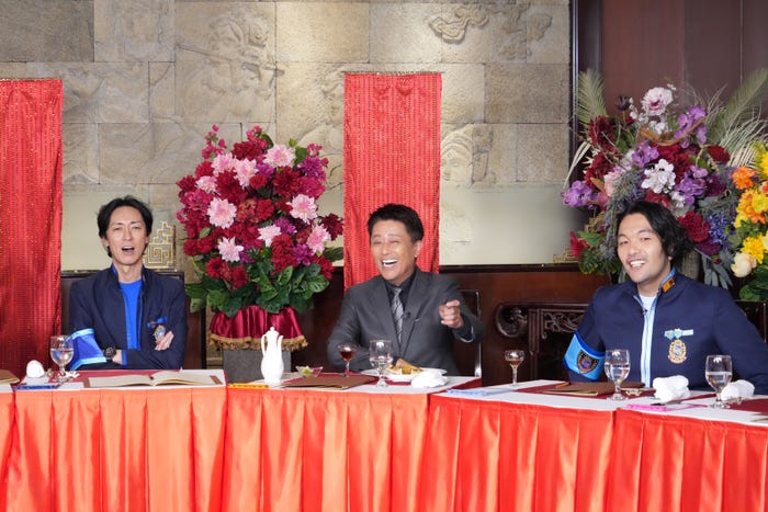 (左から)矢部浩之、坂上忍、盛山晋太郎(C)日本テレビ