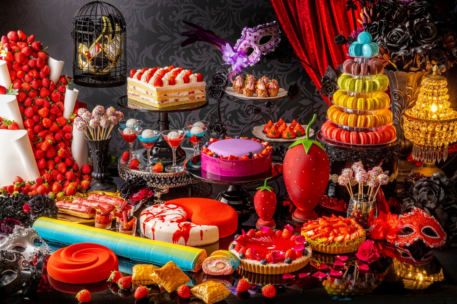 ヒルトン名古屋でストロベリースイーツビュッフェ カラフルな“仮面舞踏会”テーマ