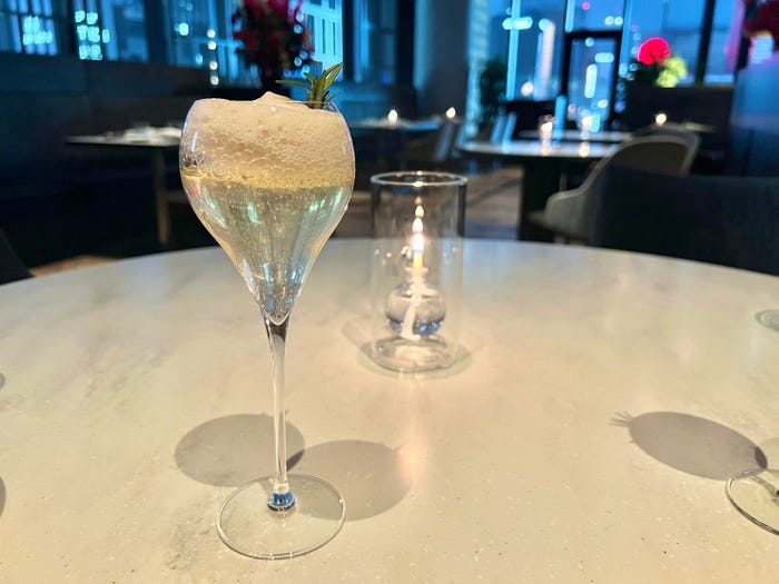 矢島尚也「グルメ巡りで出会ったお酒のペアリング!」(提供写真)