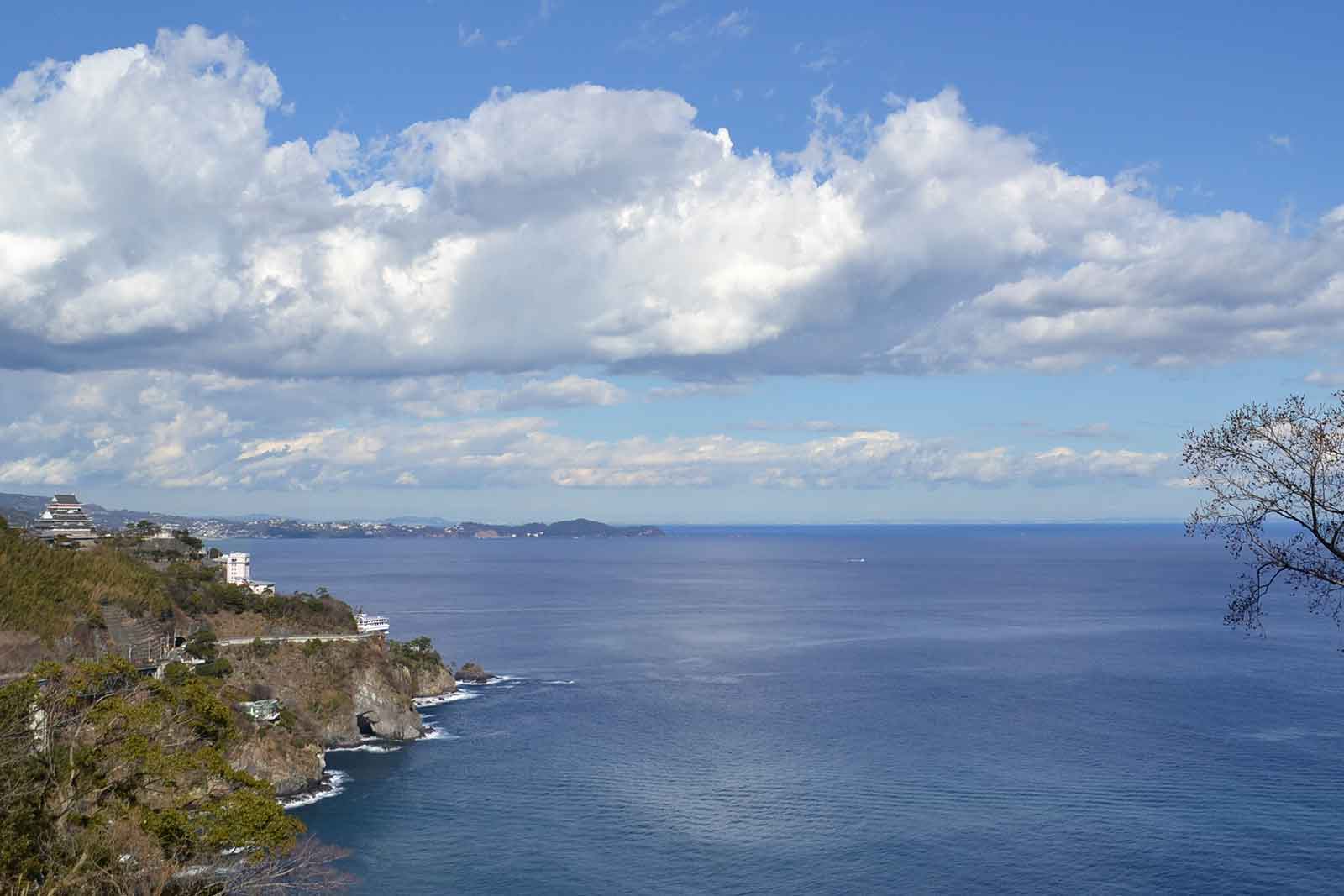 カフェからの景観／画像提供：株式会社ホテルニューアカオ