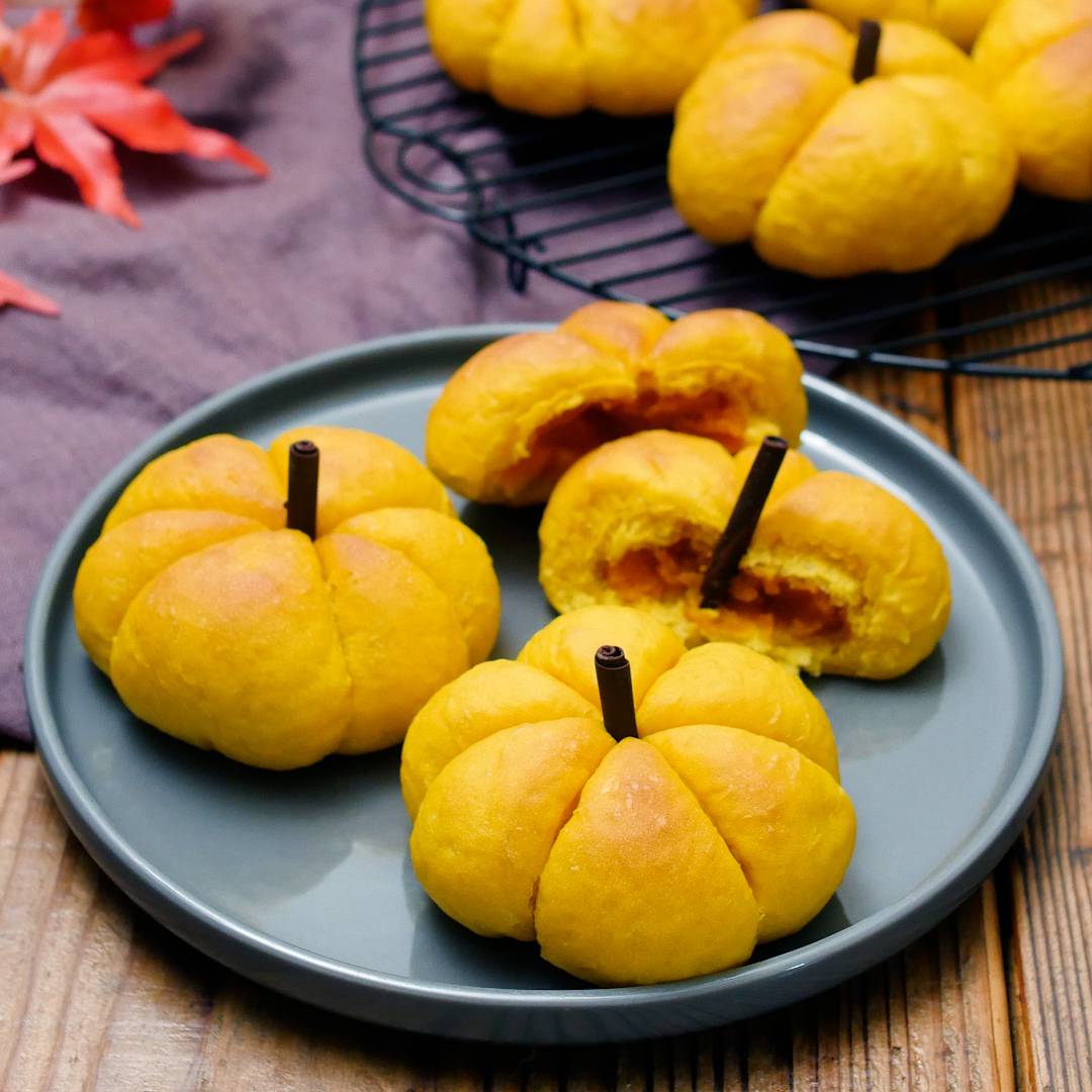 かぼちゃあん入り♪ふわふわかぼちゃパン