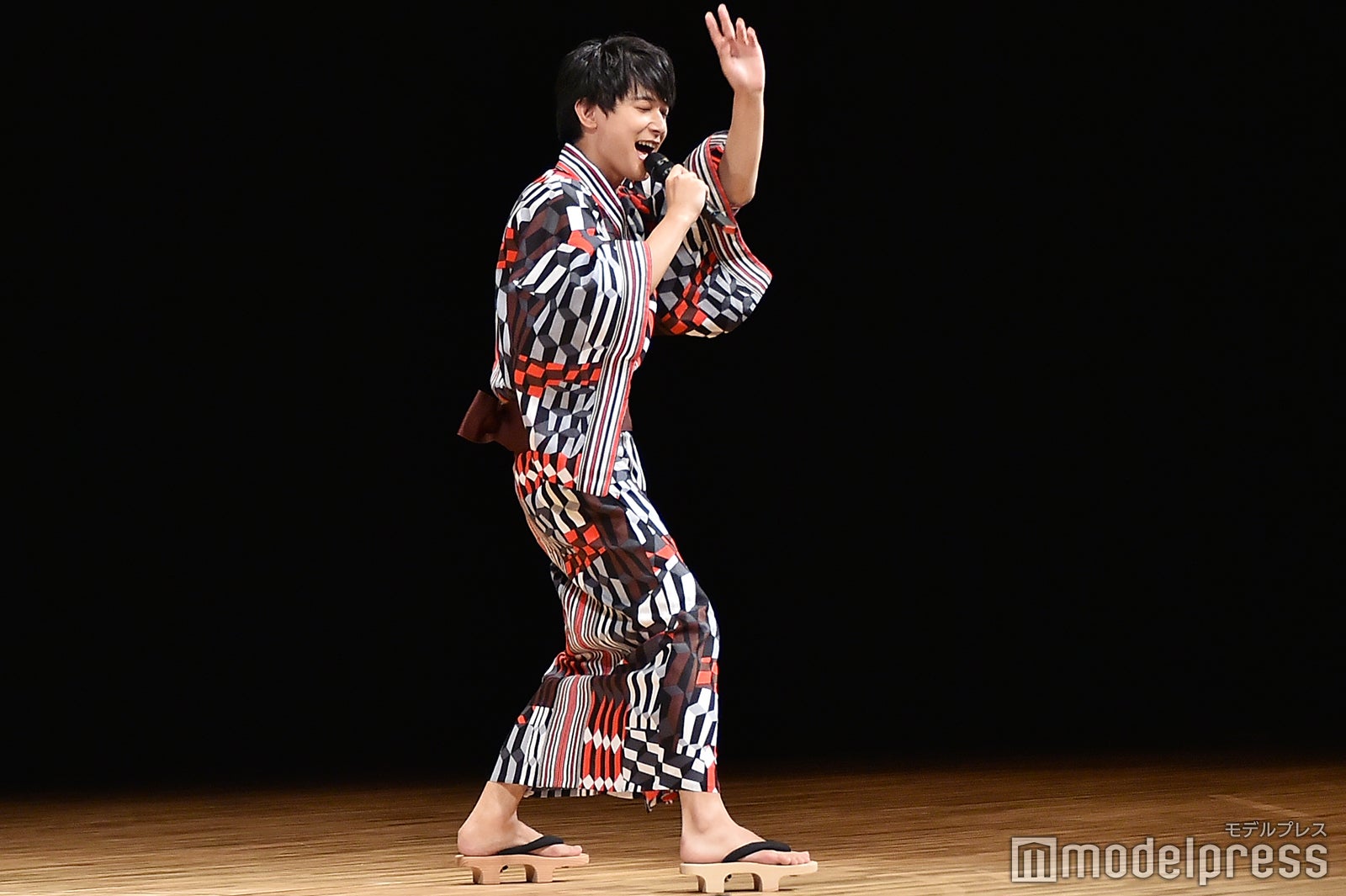 吉沢亮、ハイテンションにコール＆レスポンス （C）モデルプレス