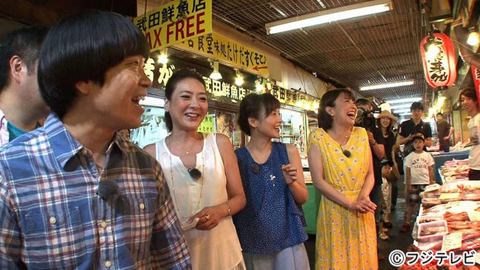 (左から)蛍原徹、西川史子、安倍なつみ、小林麻耶(C)フジテレビ