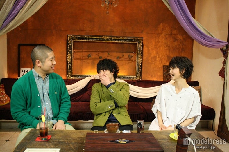 （写真左から）ハライチ澤部佑、岡田将生、剛力彩芽