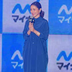 モデルプレス - 石原さとみ「ガルアワ」シークレット登場 ハニカミ笑顔に黄色い歓声<GirlsAward 2017 S/S>