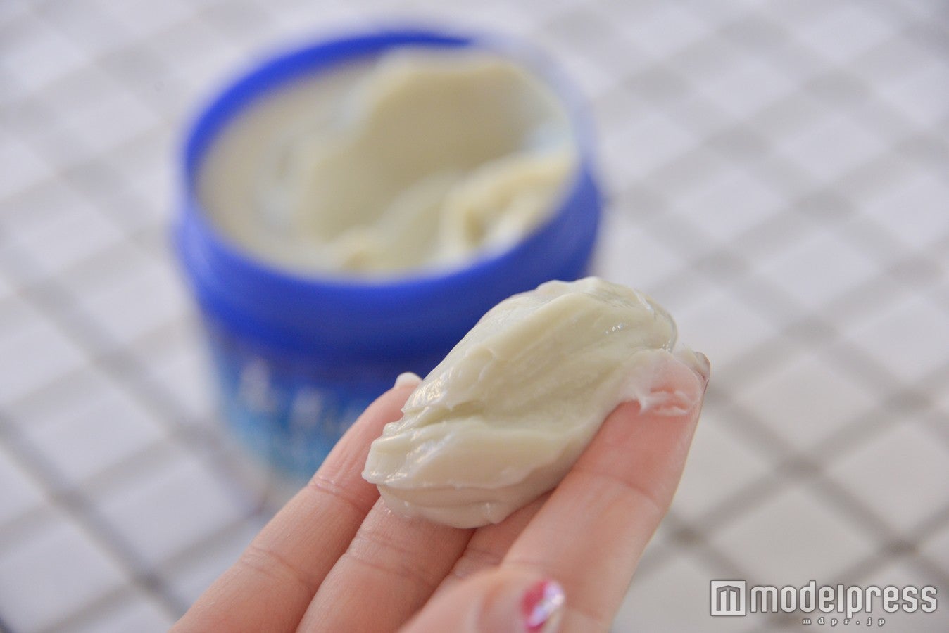 海藻を感じさせるテクスチャー（C）モデルプレス