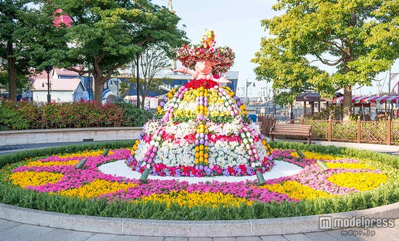 ミニーマウスのフォトスポット（C）Disney