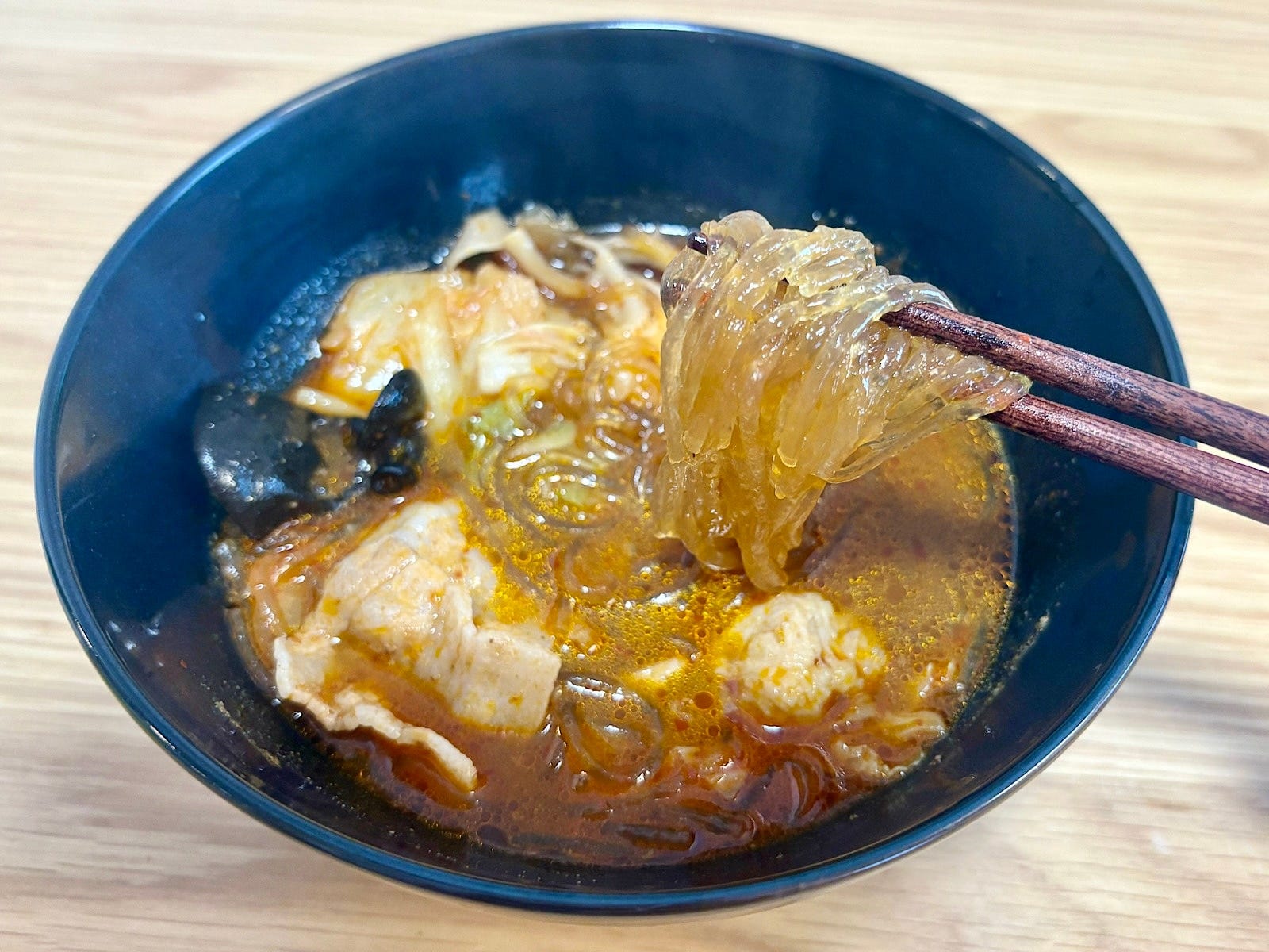 春雨がもちもち！ ヒリヒリとした刺激のある辛さがやみつきになります 