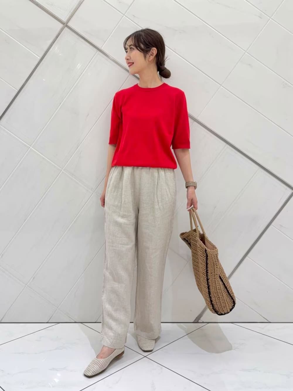 ミャクミャクの鮮やかな「レッド」をメインに 出典:WEAR