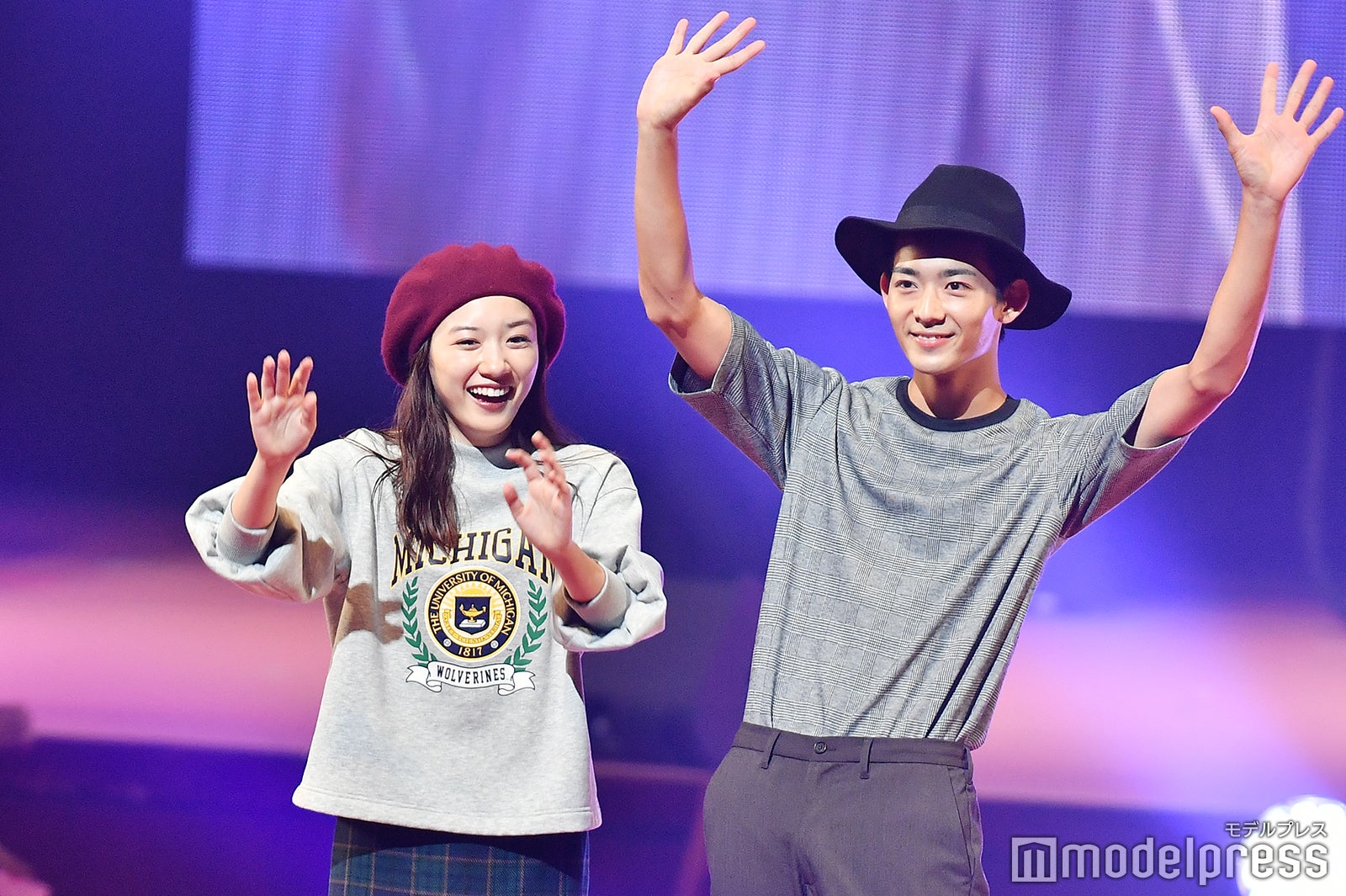 永野芽郁＆竜星涼、「こえ恋」2ショット復活 秋先取りコーデの仲良しランウェイ＜Seventeen 夏の学園祭2018＞