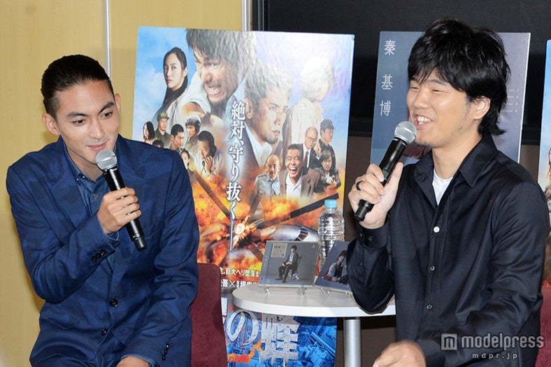 （左から）永瀬匡、秦基博