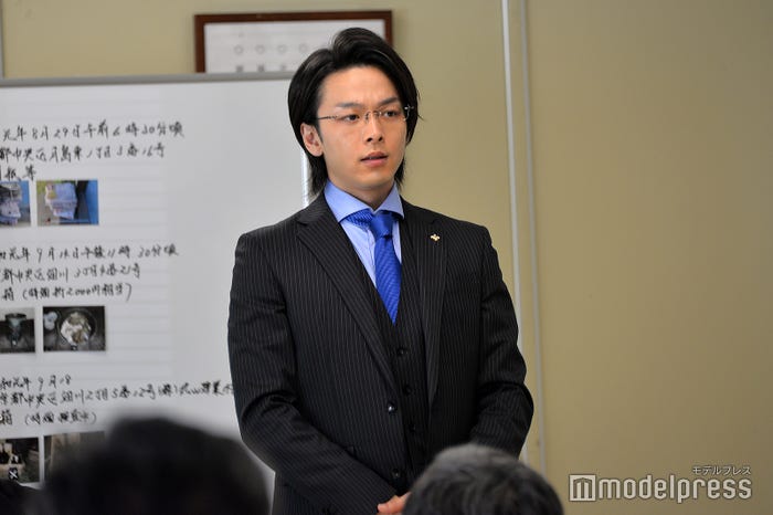 撮影中は常にキリリとした表情を見せていた中村倫也(C)モデルプレス