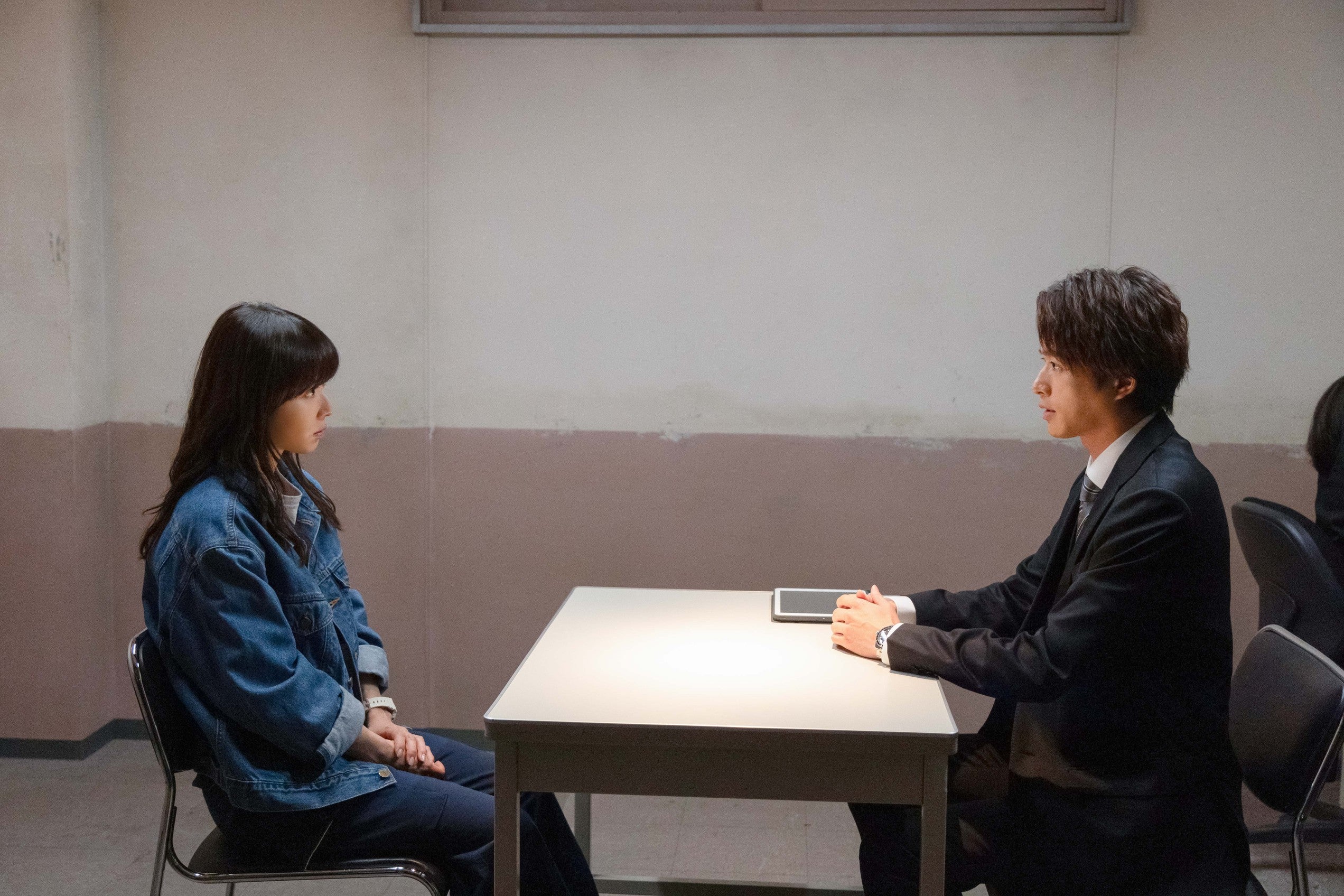 松岡茉優、白洲迅「ギークス～警察署の変人たち～」第6話より（C）フジテレビ