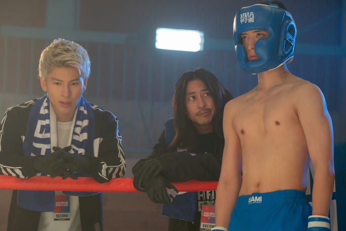 長谷川慎、佐野岳、木村慧人「レッドブルー」第6話(C)「レッドブルー」製作委員会・MBS(C)波切敦/小学館