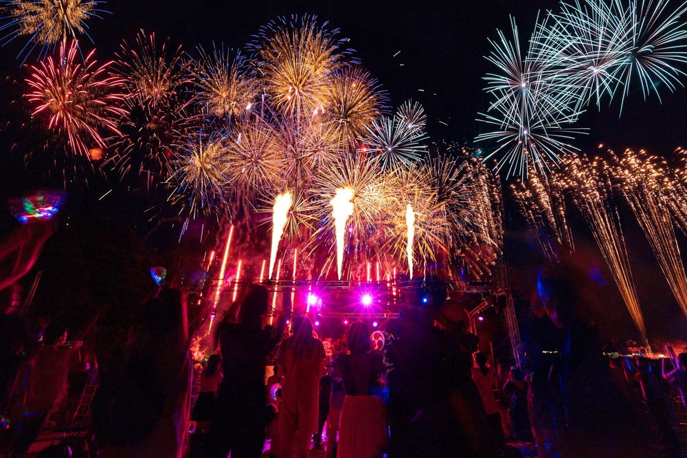 西武園ゆうえんちで夏イベント、水が飛び交うプール&ゴジラの花火演出で“ニッポンの夏”体感