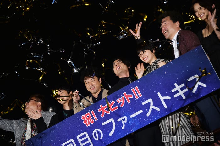 左から:福田雄一監督、太賀、ムロツヨシ、山田孝之、長澤まさみ、佐藤二朗、山崎紘菜 (C)モデルプレス