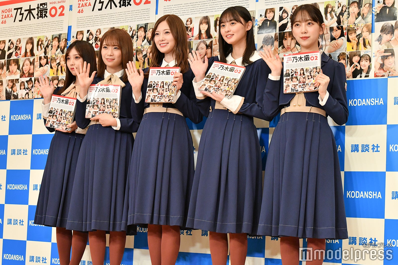 （左から）与田祐希、秋元真夏、白石麻衣、遠藤さくら、堀未央奈（C）モデルプレス