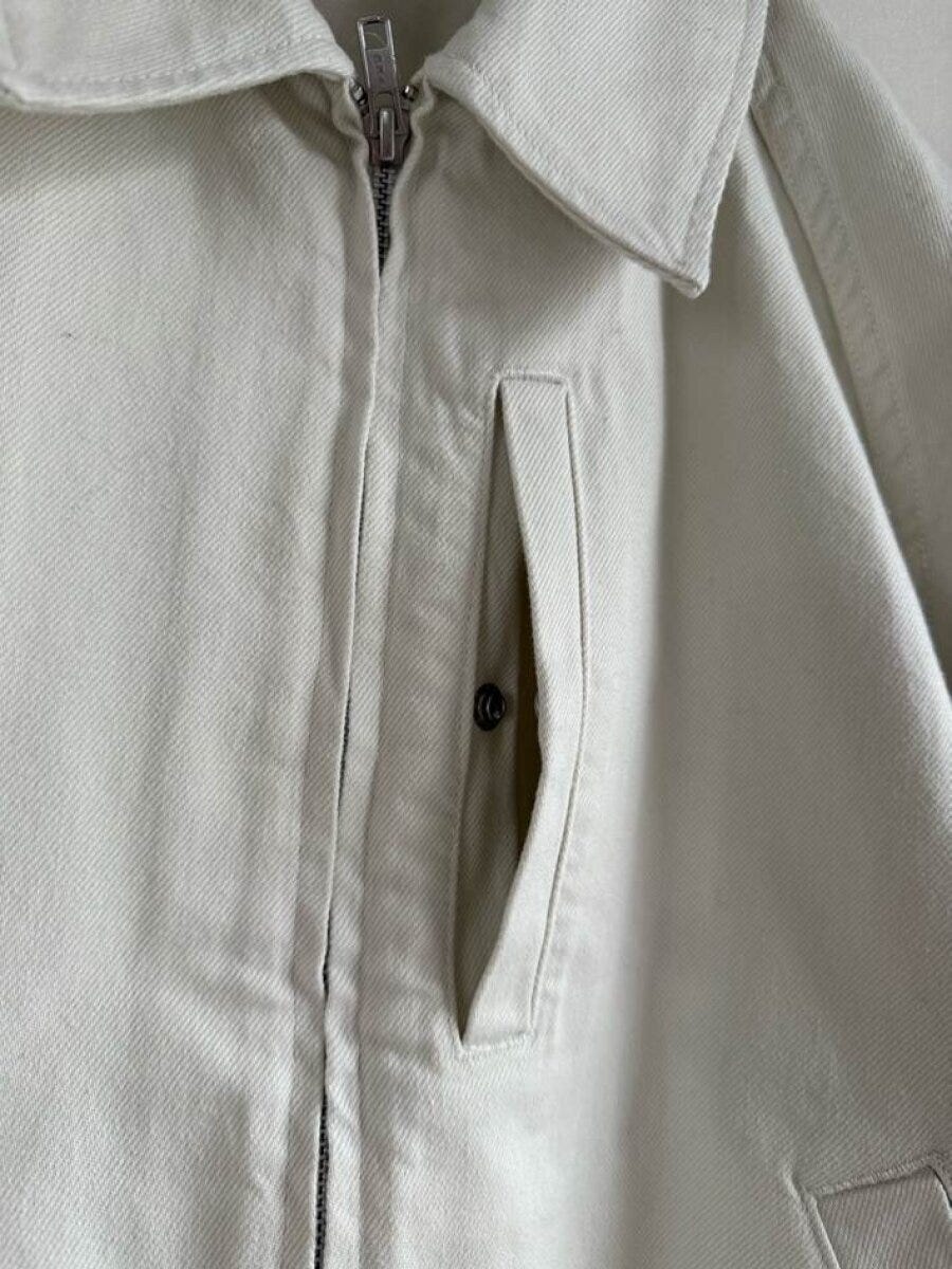 GUコットンジップアップジャケット　胸ポケット部分