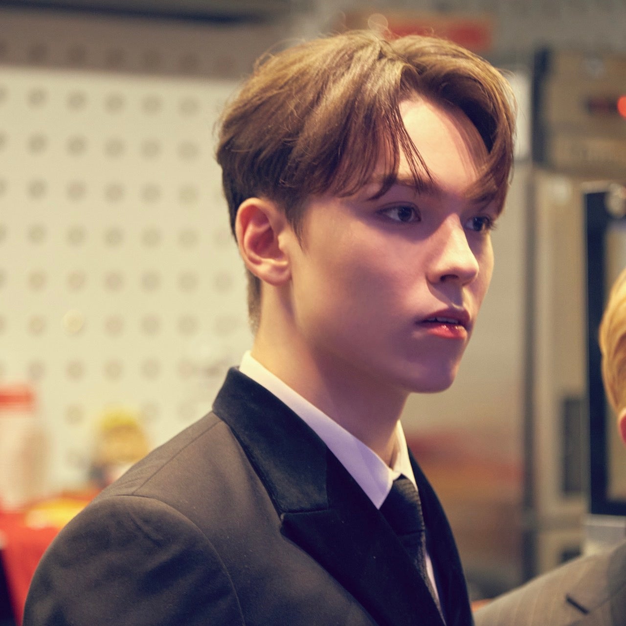 VERNON／「THE FACT SEVENTEEN PHOTOBOOK『YOU ARE IN US』」未掲載カット （提供写真）