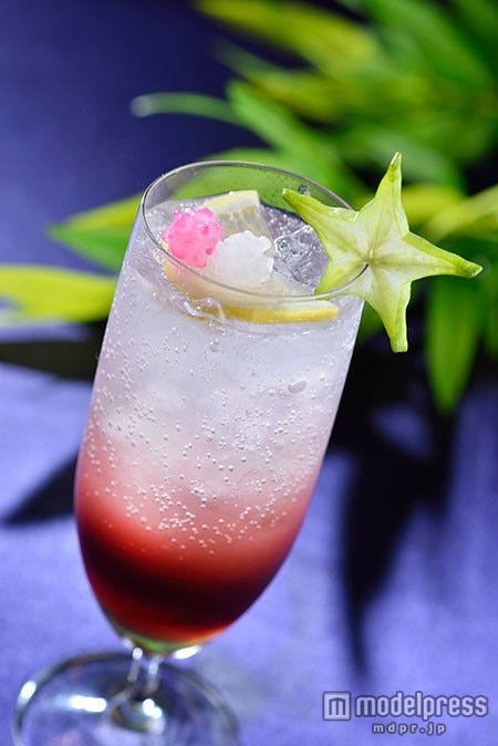 スペシャルカクテル¥980/テディ・ルーズヴェルト・ラウンジ(C)Disney