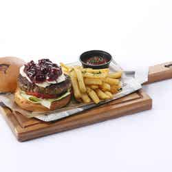 アンのクランベリージャムバーガー(C)NIPPON ANIMATION CO.,LTD.(C)NIPPON ANIMATION CO.,LTD.“Anne of Green Gables”(TM)AGGLA