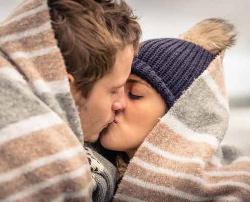 キス中、男性にやりたい胸キュンスキンシップ4選 夢中にさせよう!