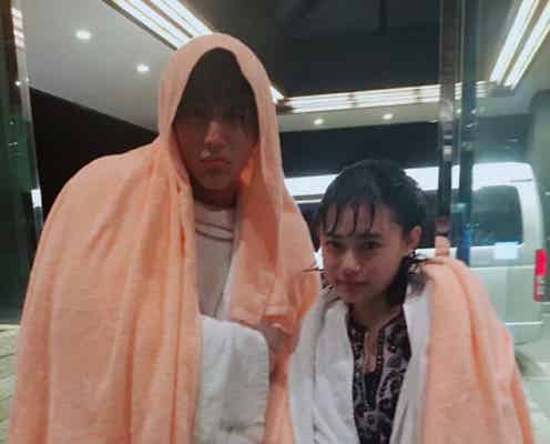 中川大志、杉咲花との“ずぶ濡れ”ショット公開 “完璧王子”からのギャップに注目<花のち晴れ>