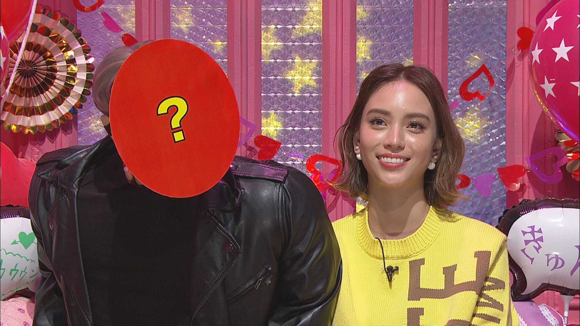 （右）滝沢カレン （C）フジテレビ