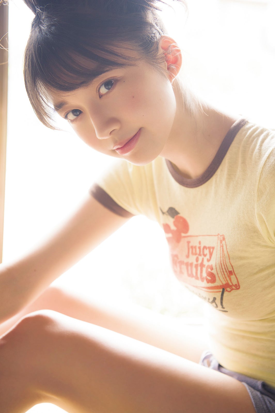 モー娘。牧野真莉愛、透明感あふれる素肌　水着も披露