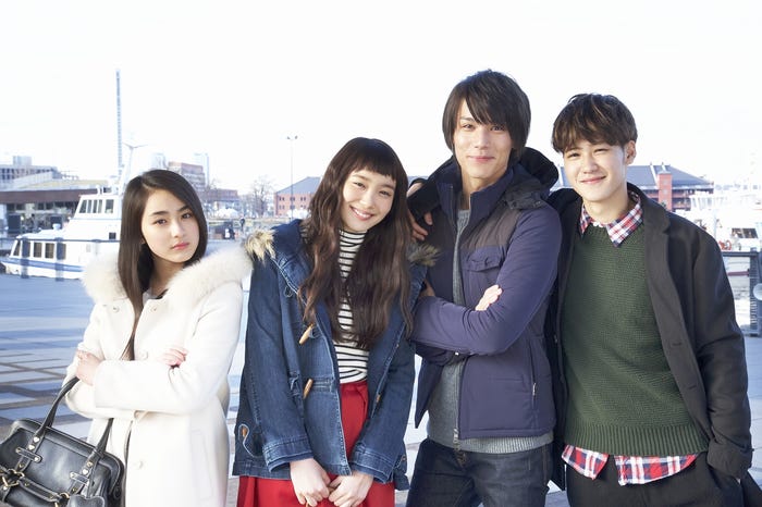 (左から)平祐奈、飯豊まりえ、中川大志、葉山奨之/メイキングカット(C)2017「きょうのキラ君」製作委員会