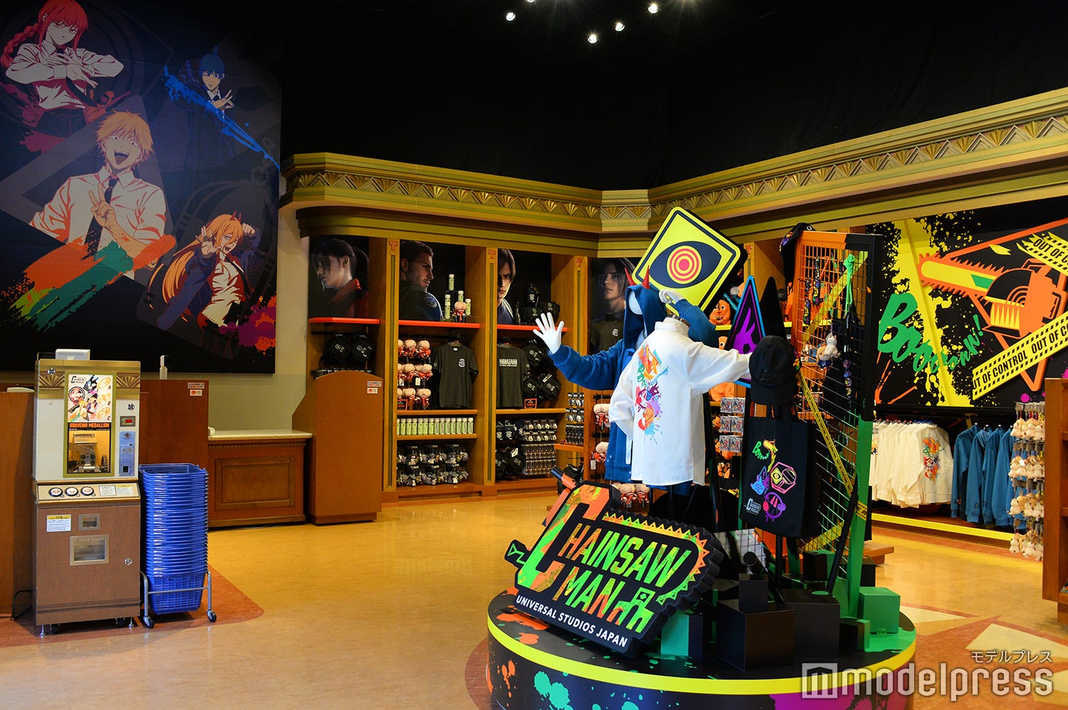 【USJ×チェンソーマン】コラボグッズは世界観へのリスペクトを感じるラインナップ こだわりポイントは?