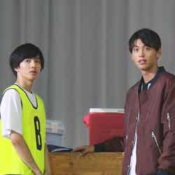 （左から）志尊淳、竹内涼真（C）2018「走れ！T校バスケット部」製作委員会