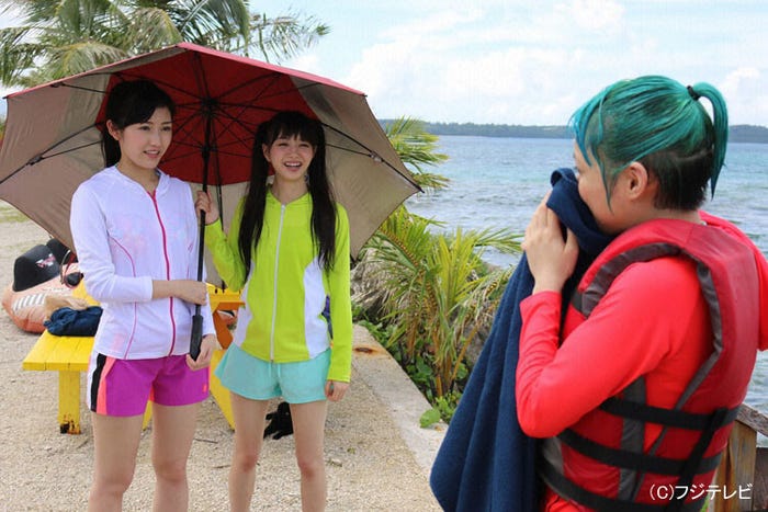 (左から)渡辺麻友、市川美織、木下百花