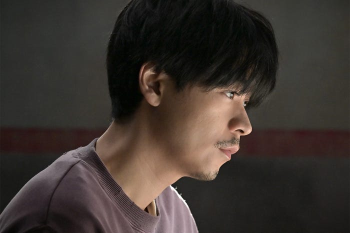 成田凌「クジャクのダンス、誰が見た?」第4話(C)TBS