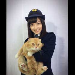 モデルプレス - 橋本環奈、警官制服でクランクイン「逮捕されたい」志願者続出